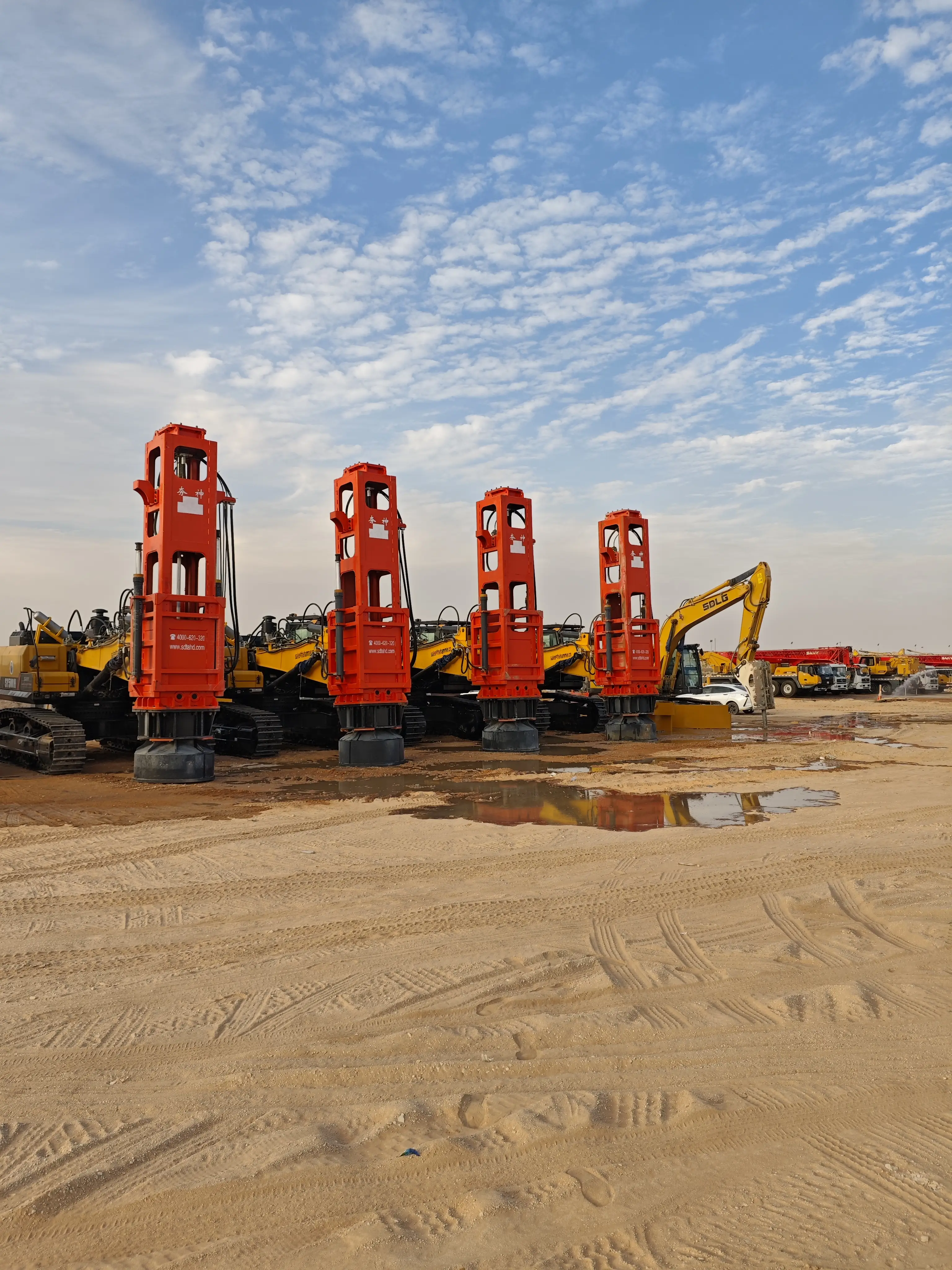 高速液壓夯實(shí)機(jī)有效壓實(shí)深度能做到多少？高速液壓夯實(shí)機(jī)有效影響深度可達(dá)1–9米 挖機(jī)液壓夯常用150千焦和180千焦 鏟車液壓夯常用42千焦