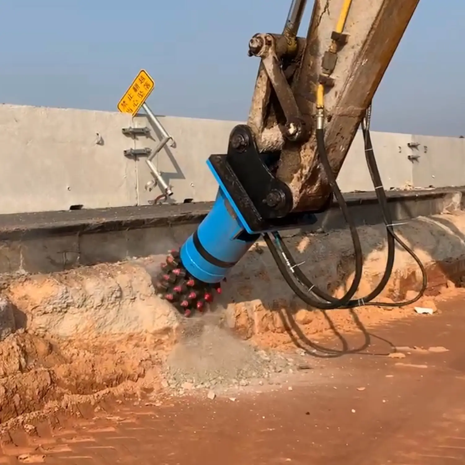 液壓銑挖機屬具怎么選？工廠直供的5大優勢，幫你省下30%成本